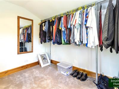 WALK IN WARDROBE